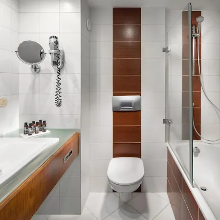 Quality Exhibition Centre Hotel 4*