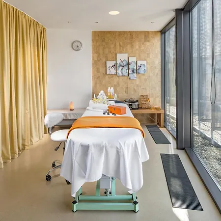 Quality Exhibition Centre Hotel 4*