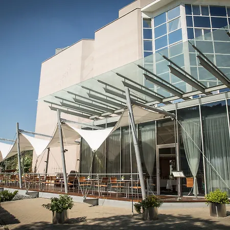 Отель Quality Exhibition Centre 4*
