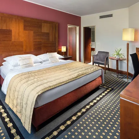 Quality Exhibition Centre Отель 4*