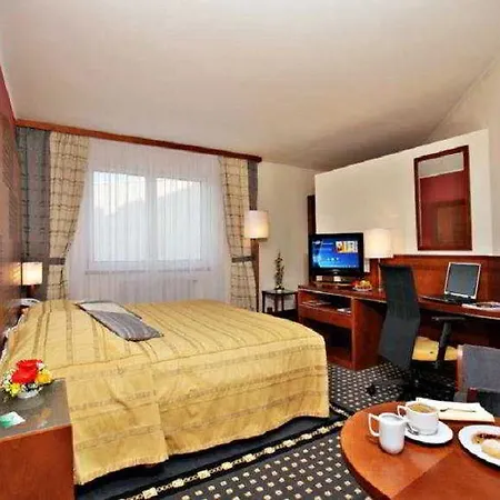 Hotel Quality Exhibition Centre 4*